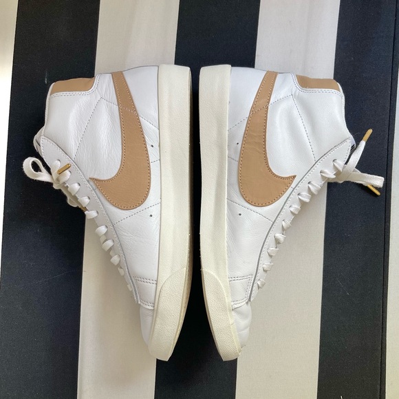 Men’s Nike Blazer Mid ‘77 Vintage Sneaker - Picture 7 of 11